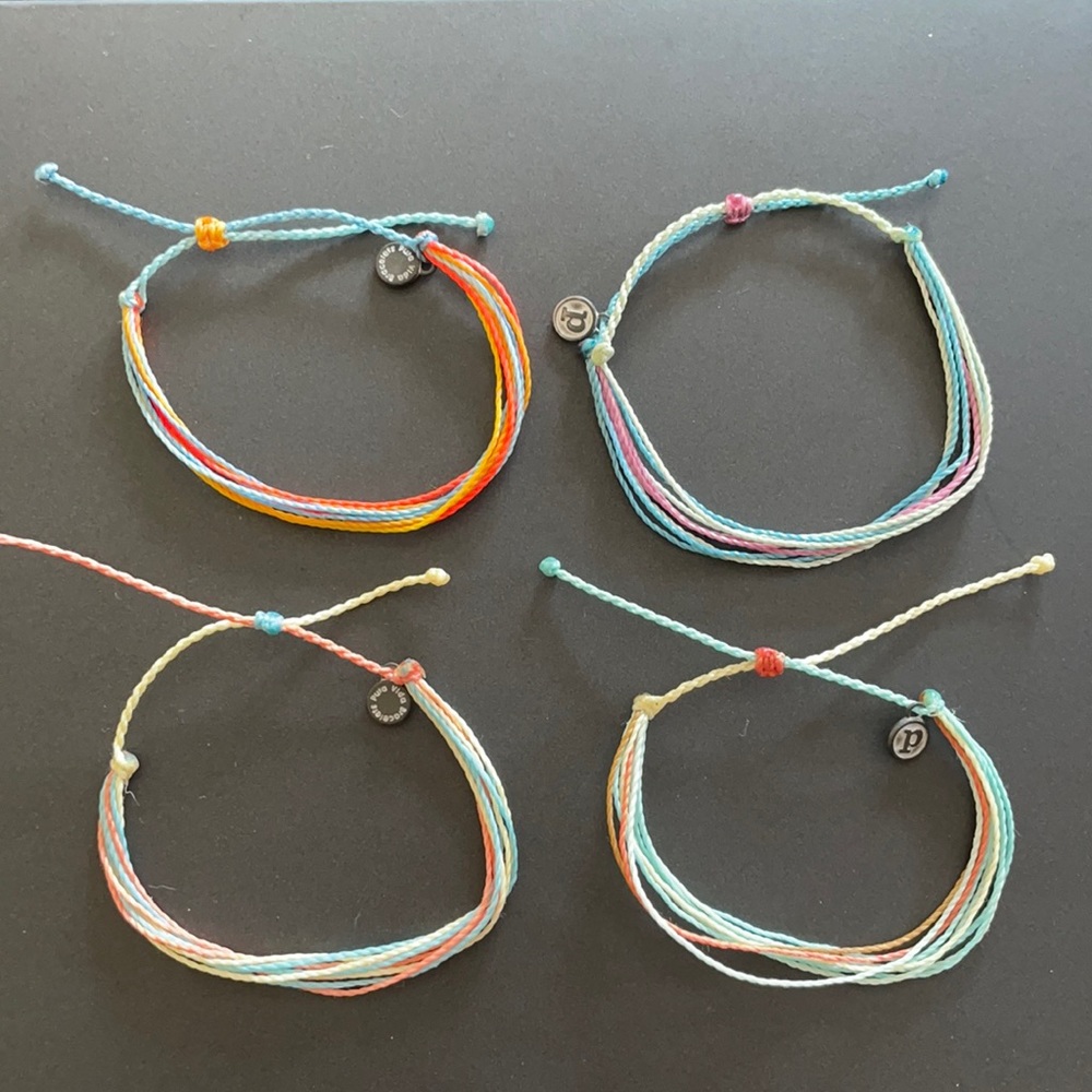 4 Pura Vida bracelets  ❤️